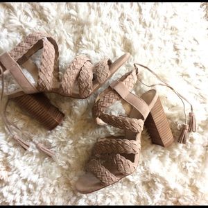 Ledina Sandal Nude Suede. Comfy and gorgeous!